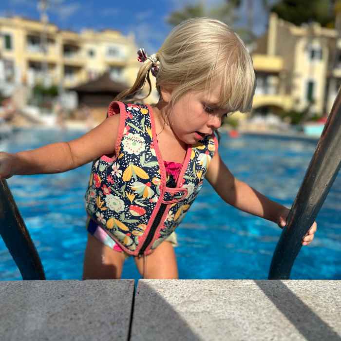 Kinder Schwimmweste Aus PVC – Leichte, Verstellbare Schwimmhilfe Für Mädchen & Jungen Ab 1 Jahr Kinder Schwimmweste Aus PVC – Leichte, Verstellbare Schwimmhilfe Für Mädchen & Jungen Ab 1 Jahr