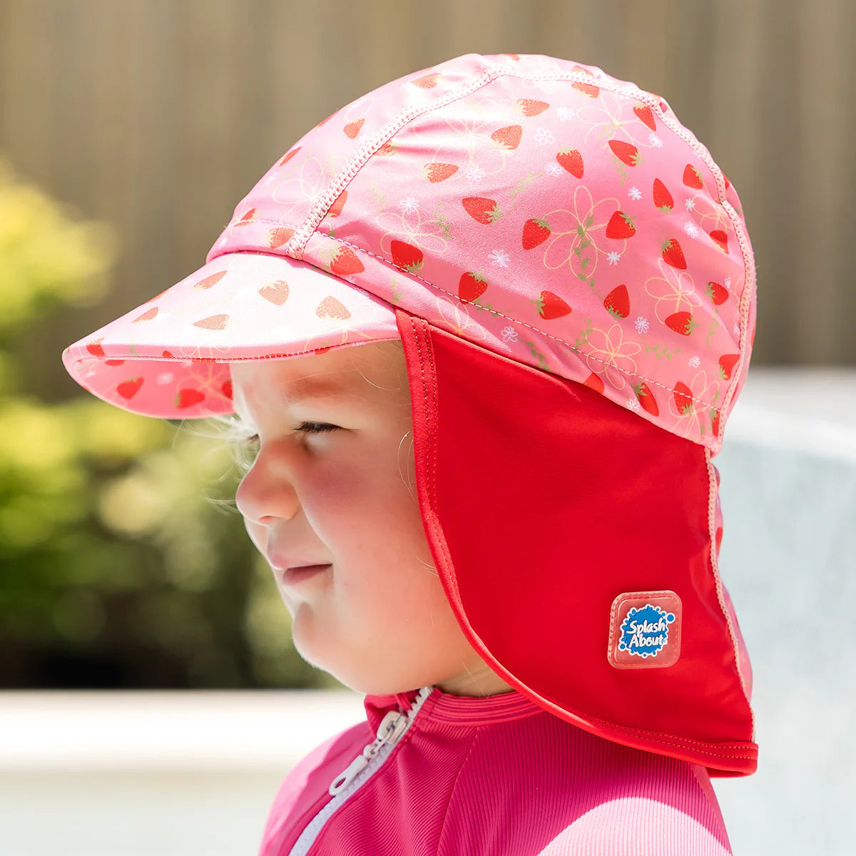 UV Sonnenhut mit Nackenschutz für Baby und Kind "Strawberry Field"